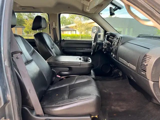 2007 GMC SIERRA 1500 VORTEC MAX CREW CAB in Cars & Trucks in Ottawa - Image 9