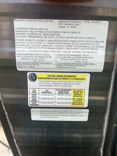 33’ 2018 Sleeps 10 Power awning Power jacks Power stabilizer Sway bar Single slide out Outdoor showe...