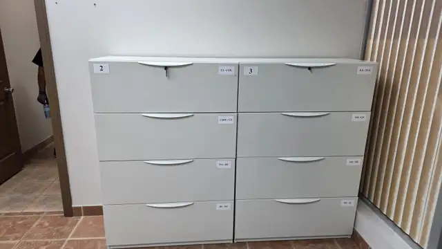 Office Equipment in Desks in Mississauga / Peel Region - Image 7