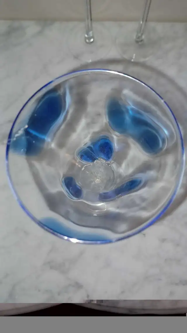 11"T Set of 3 Clear Glass Champagne Flutes Cobalt Blue Confetti in Kitchen & Dining Wares in Calgary - Image 4
