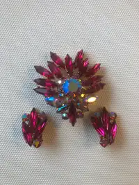 Vintage Pink Rhinestone Brooch & Earring Set