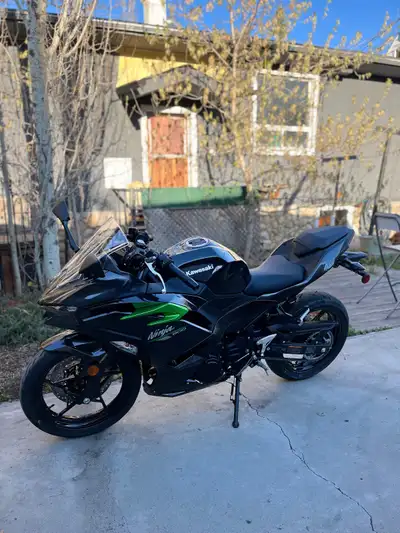 $8250 Brand new ninja 500. Only 3500 kms. Two keys and all paperwork from dealership available. Cust...