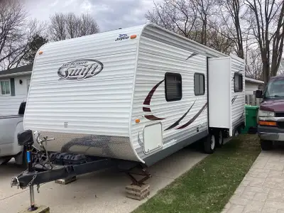I'm selling a used very well maintained. Jay Flight Swift travel trailer that's perfect for couples...