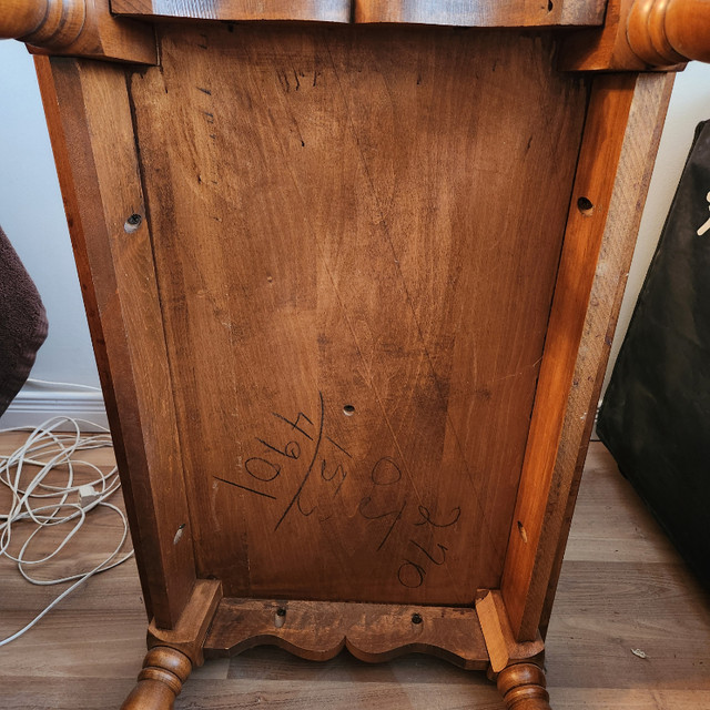 Vintage/ antique real maple wood end table w drawer & cabinet in Coffee Tables in Mississauga / Peel Region