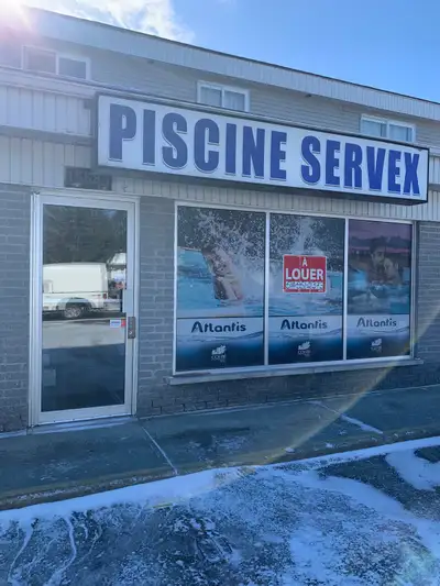 EMPLACEMENT, EMPLACEMENT EMPLACEMENT 5 étoiles… pres du Mc Donald , près du Tim Horton , près du Sub...