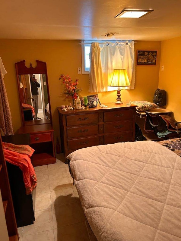 Room for rent Malton Room Rentals & Roommates Mississauga / Peel