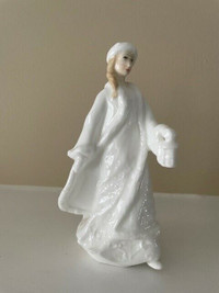 Royal Doulton Figurines Sentiments Christmas Lantern HN3953