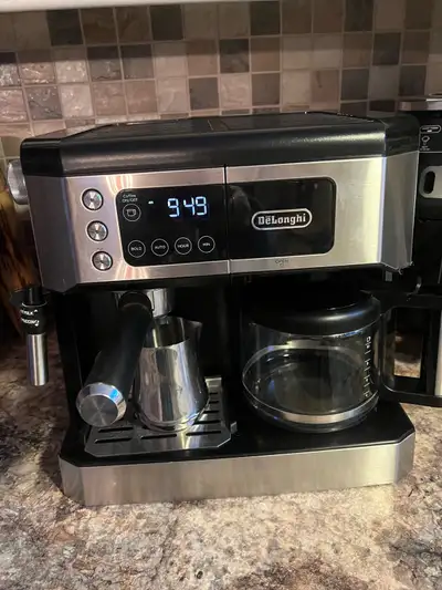 Delonghi 2 in 1 espresso and coffee maker de longhorn, View more