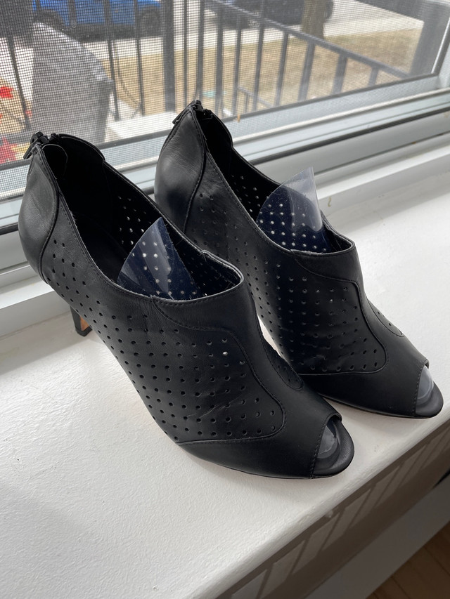 All over leather women shoes dans Femmes - Chaussures  à Ville de Montréal
