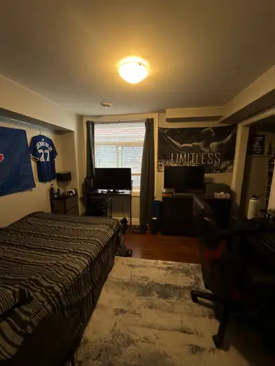 Summer sublet available May to August in a fully furnished 5-bedroom house in a great Kingston locat...