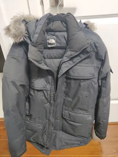 The jacket is in perfect conditions. Very warm and wind proof. The only reason I’m selling it is the...