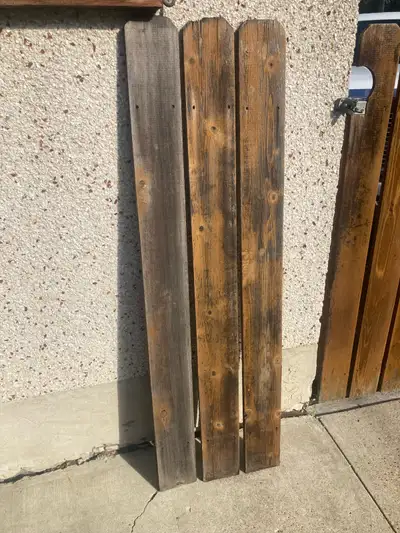 21 - Rustic cedar fence boards, 1”x6”x5’