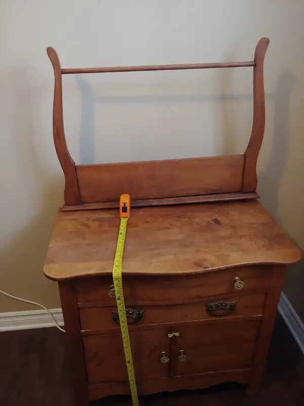 Meubles. Bureau Chaise Miroir antique ancien Chiffonnier in Dressers & Wardrobes in Laurentides - Image 3