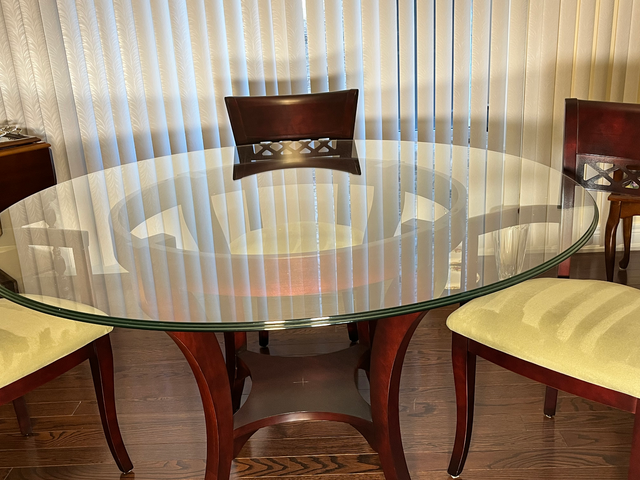 Beautiful 54" Bermex Glass Top Dining Room Table & Chairs in Dining Tables & Sets in Markham / York Region - Image 6
