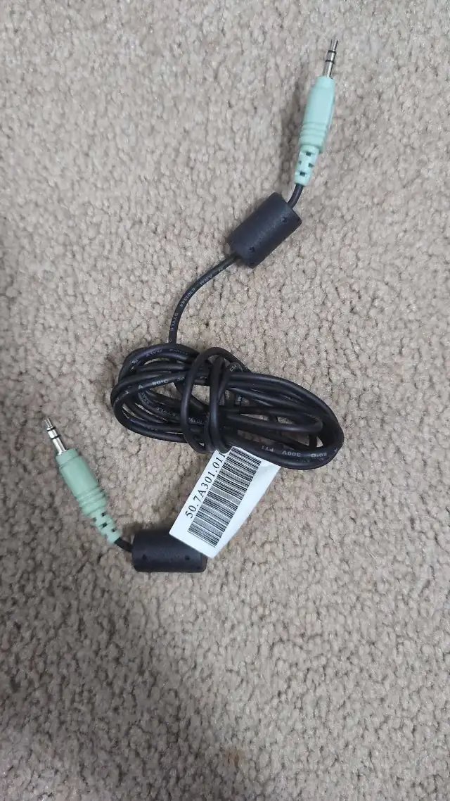3.5mm Audio Cable in Cables & Connectors in Cambridge - Image 2