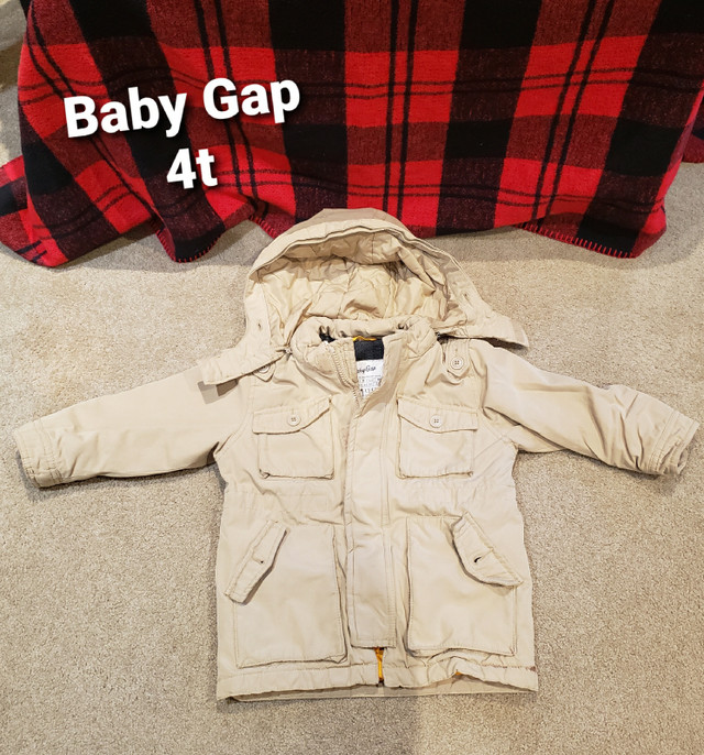 4t baby Gap beige zip winter jacket removable hood in Clothing - 4T in Oshawa / Durham Region