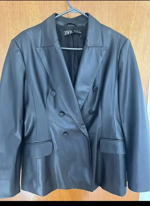 Blazer Zara in Women's - Tops & Outerwear in Gatineau - Image 3