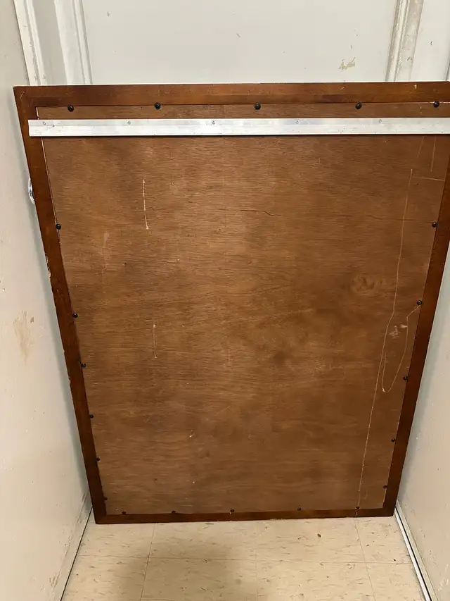 Large Wood Framed Wall Mirror in Home Décor & Accents in City of Toronto - Image 4