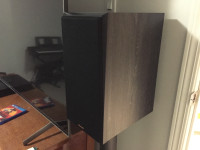 REDUCED - Klipsch RP600m bookshelf speakers.  MINT condition