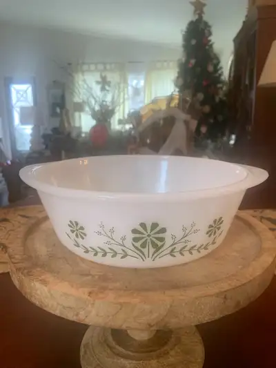 VINTAGE ‘ GLASBAKE GREEN DAISY  2 Qt ! , View more