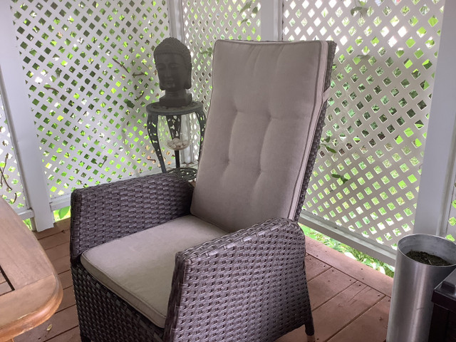 Set de patio avec 6 chaises et coussins. dans Mobilier pour terrasse et jardin  à Ville de Québec - Image 2