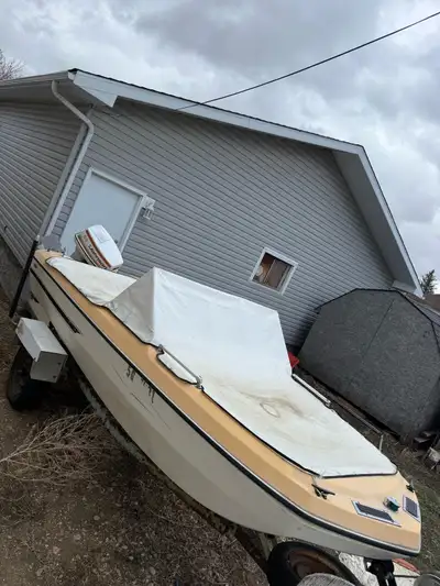 Selling a 1978 15 foot fibreglass fishing boat with a 60 hp Johnson motor on the back, Motor runs am...