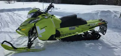 Skidoo freeride 800 etec 2015 Chenille 137po crampon 2.5po Démarreur électrique, marche ar electr Ex...