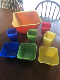 Multi-Colour Patio and Picnic Plastic Bowls and Cups