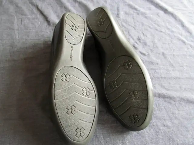 womens shoes in Women's - Shoes in Markham / York Region - Image 6