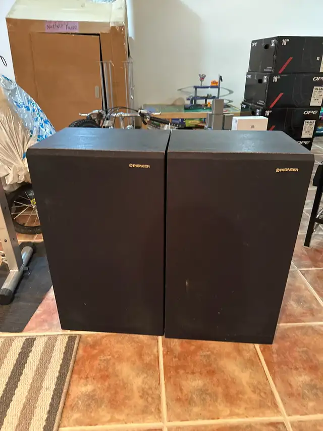 Pioneer CS-G301B-II Speakers in Speakers in Markham / York Region - Image 2