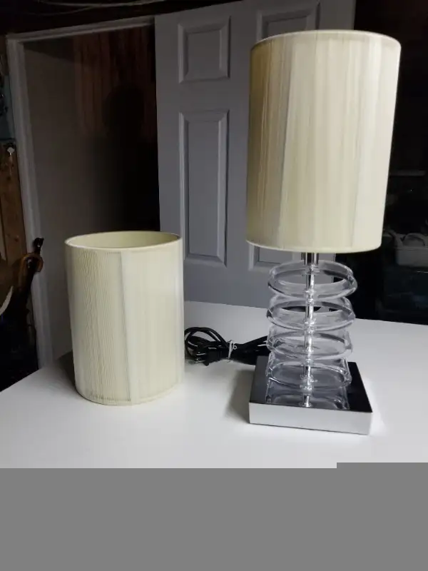 Lampes de table de chevet in Indoor Lighting & Fans in Laval / North Shore - Image 3