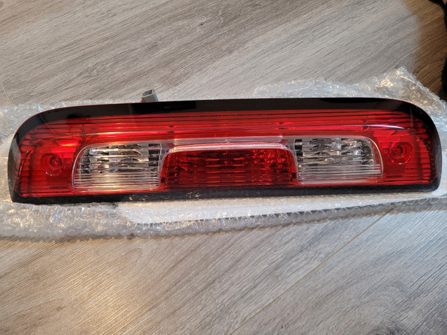 2014 chevy Silverado third brake light  in Auto Body Parts in Winnipeg - Image 2