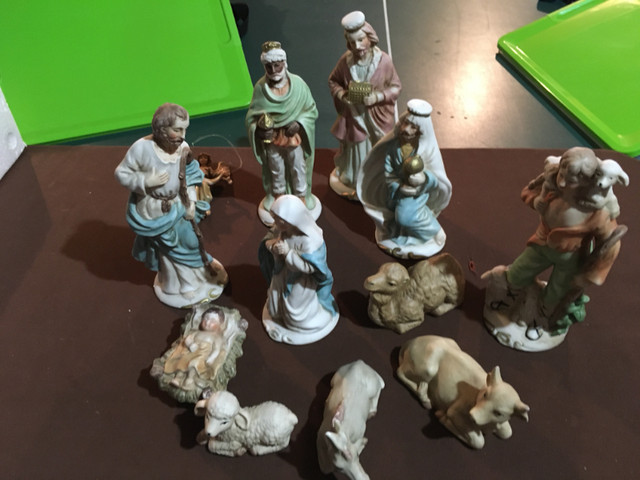 11 Piece Nativity Scene Figurine Set in Holiday, Event & Seasonal in Kitchener / Waterloo - Image 2