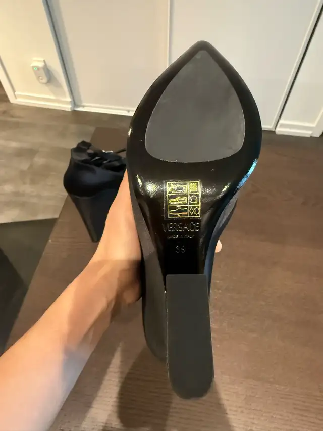 Shoes Versace new  in Women's - Shoes in Markham / York Region - Image 6
