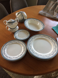 Attn: Collectors. Ainsley Bone China. Kenmore pattern in Camrose