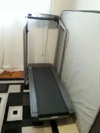 pro-form 525SI performance treadmill $450.