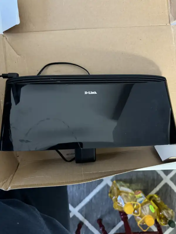 Used- D-Link 16-Ports 10/100 Unmanaged Desktop Ethernet Switch64374281177473122