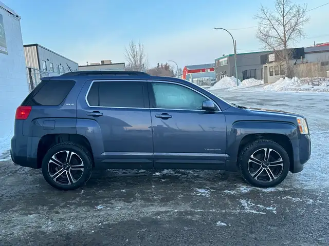 GMC Terrain 2013 V6 AWD in Cars & Trucks in Saskatoon - Image 5