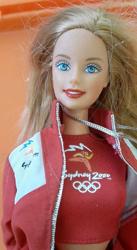 Belle Barbie Édition Limitée Sidney Australie 2000 dans Art et objets de collection  à Trois-Rivières - Image 3