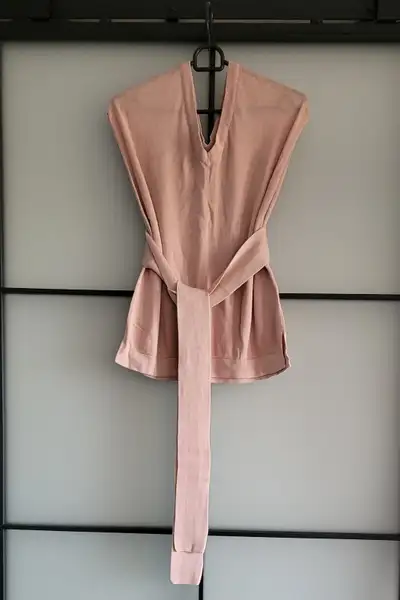 Blouse légère avec ceinture, View more