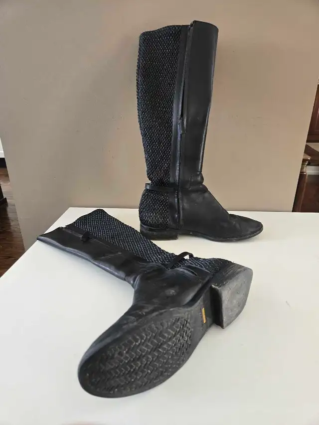 Leather Winter Boots Sizes Women's 8 8.5 9 in Women's - Shoes in City of Toronto - Image 5