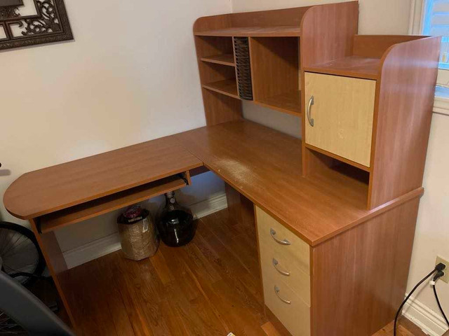L section desk paid 450, asking 150 with drawers in Desks in Mississauga / Peel Region