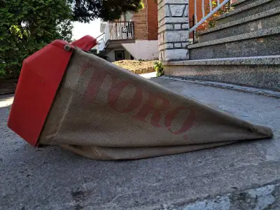 Toro Lawnmower grass bag/ Sac a tondeuse Toro, View more