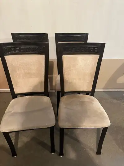 Moving out sale/not need anymore 4 chairs in really good condition Custom made chairs