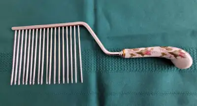 Rare angel food cake cutter and server. These are hard to find now! Beautiful piece with no wear to...