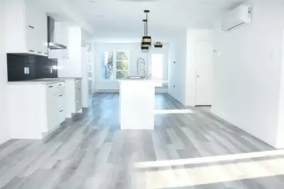 5 ½ à louer à Longueuil (Saint-Hubert) – 1 juillet 2026 Bail de 12 mois minimum, renouvelé chaque an...