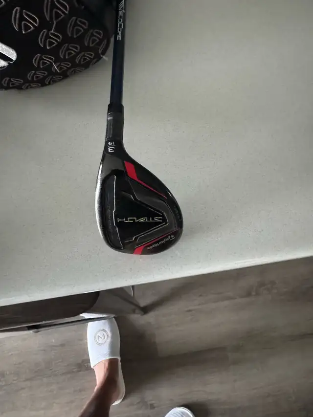 Taylormade Stealth Plus Driver, 3 Wood and 3 Hybrid in Golf in Oakville / Halton Region - Image 7
