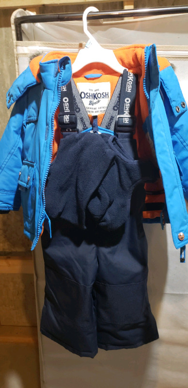 Kids snowsuit - Oshkosh 2 piece - size 18 months in Clothing - 18-24 Months in Barrie - Image 3