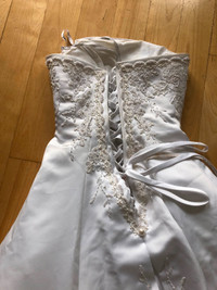 Robe de mariée usagée taille 7-8ans( ajustable)