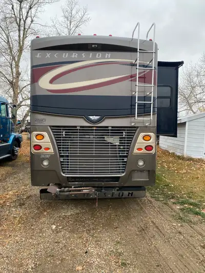 I am selling my 2009 Fleetwood executive 42 feet, a luxurious and spacious motorhome perfect for lon...